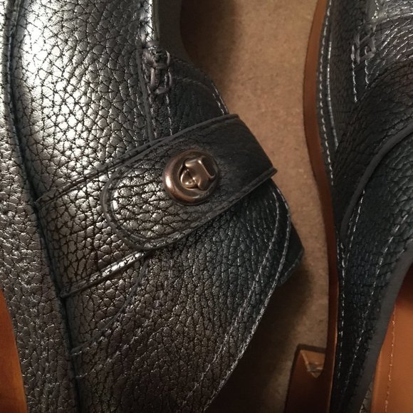 COACH Turnlock Clogs, metallic leather - Picture 7 of 8
